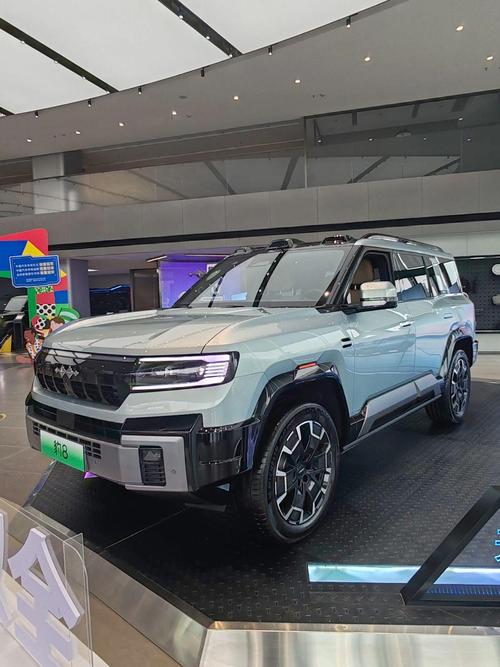 重庆219比亚迪方程豹硬派越野的爆款，英菲尼迪35周年与你共成长